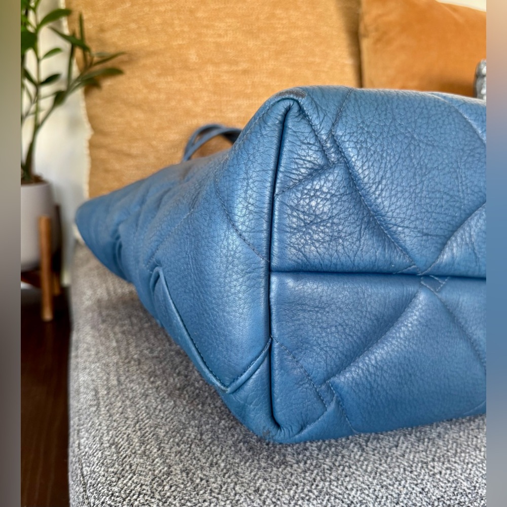Bottega Veneta, Large Veneta Hobo Bag in Deep Cobalt/Cielo Blue - Picture 11 of 16